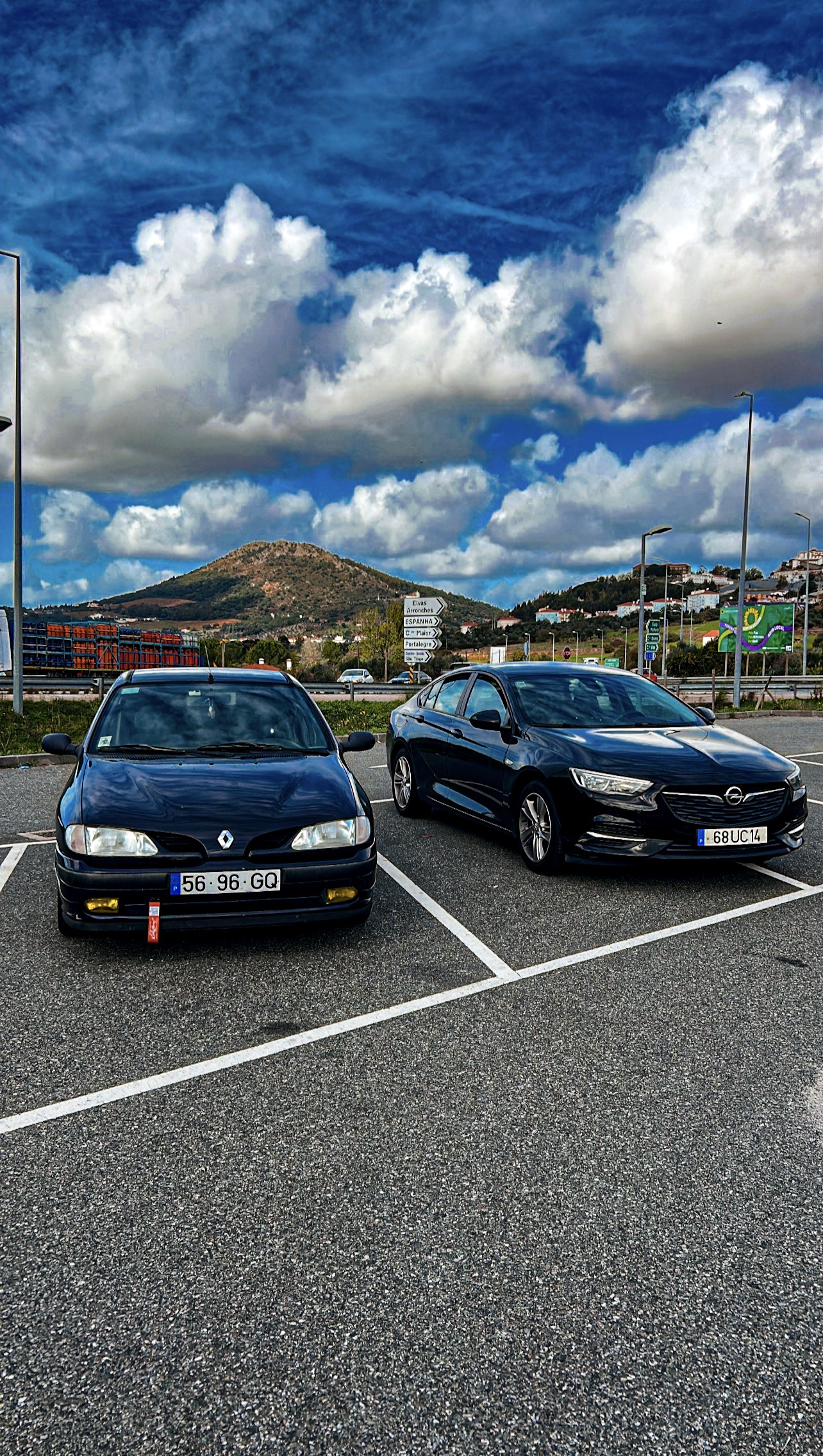 Renault Mégane e Opel lado a lado